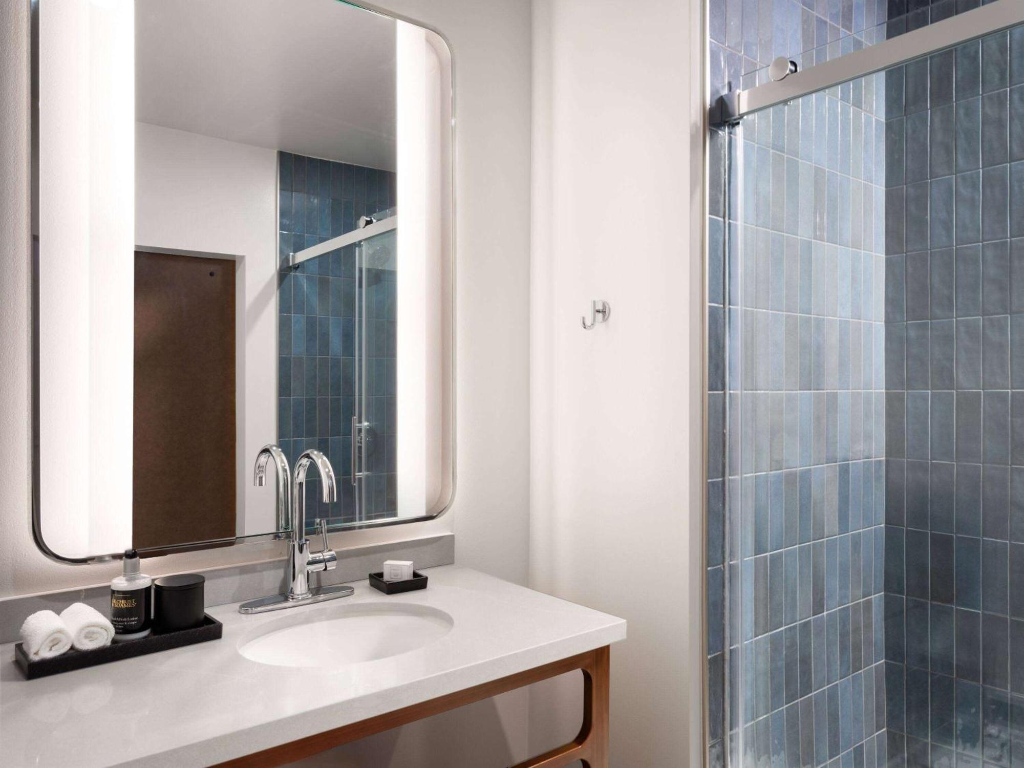 Origin Kansas City Riverfront, A Wyndham Hotel Экстерьер фото