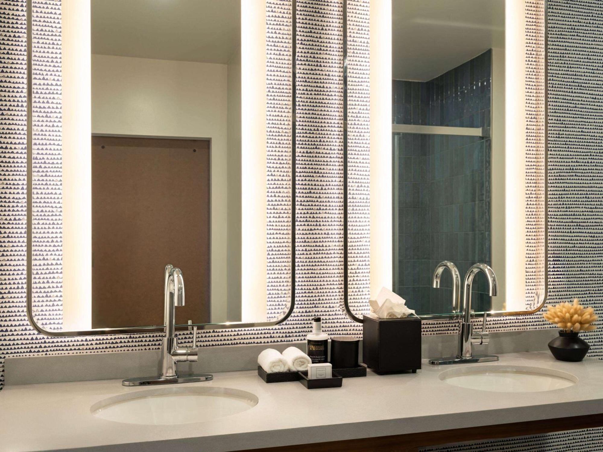 Origin Kansas City Riverfront, A Wyndham Hotel Экстерьер фото